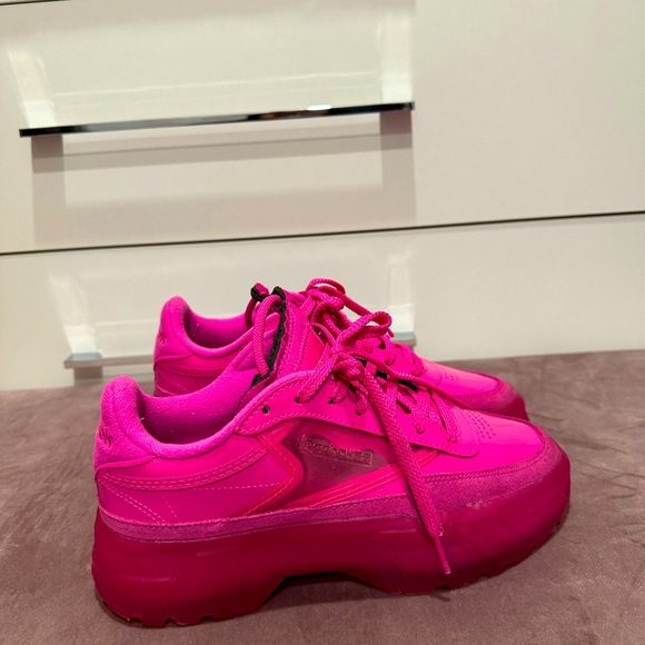 Women sneakers Reebok and Cardi b size 7.5 - Picture 3 of 10